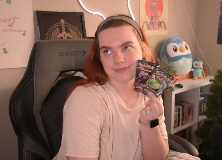 thenikkijamess's tweet photo. i'm getting back into pokemon cards and i'm overwhelmed

we're live and going over sets, chase cards, and opening a couple packs! 🔗 below! https://t.co/aYtcmGpYmh