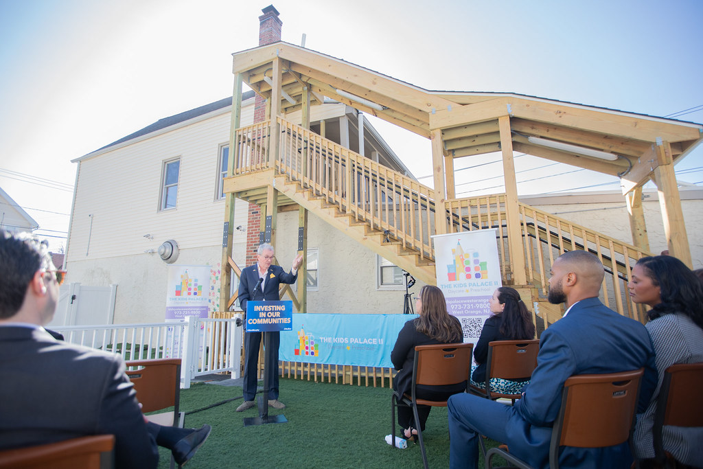 NewJerseyEDA's tweet photo. Ensuring that every family in New Jersey has access to affordable, high-quality child care is essential to New Jersey’s economic infrastructure. Under @GovMurphy's leadership, New Jersey has invested over $1 billion in child care initiatives. https://t.co/oSylxh88Zp