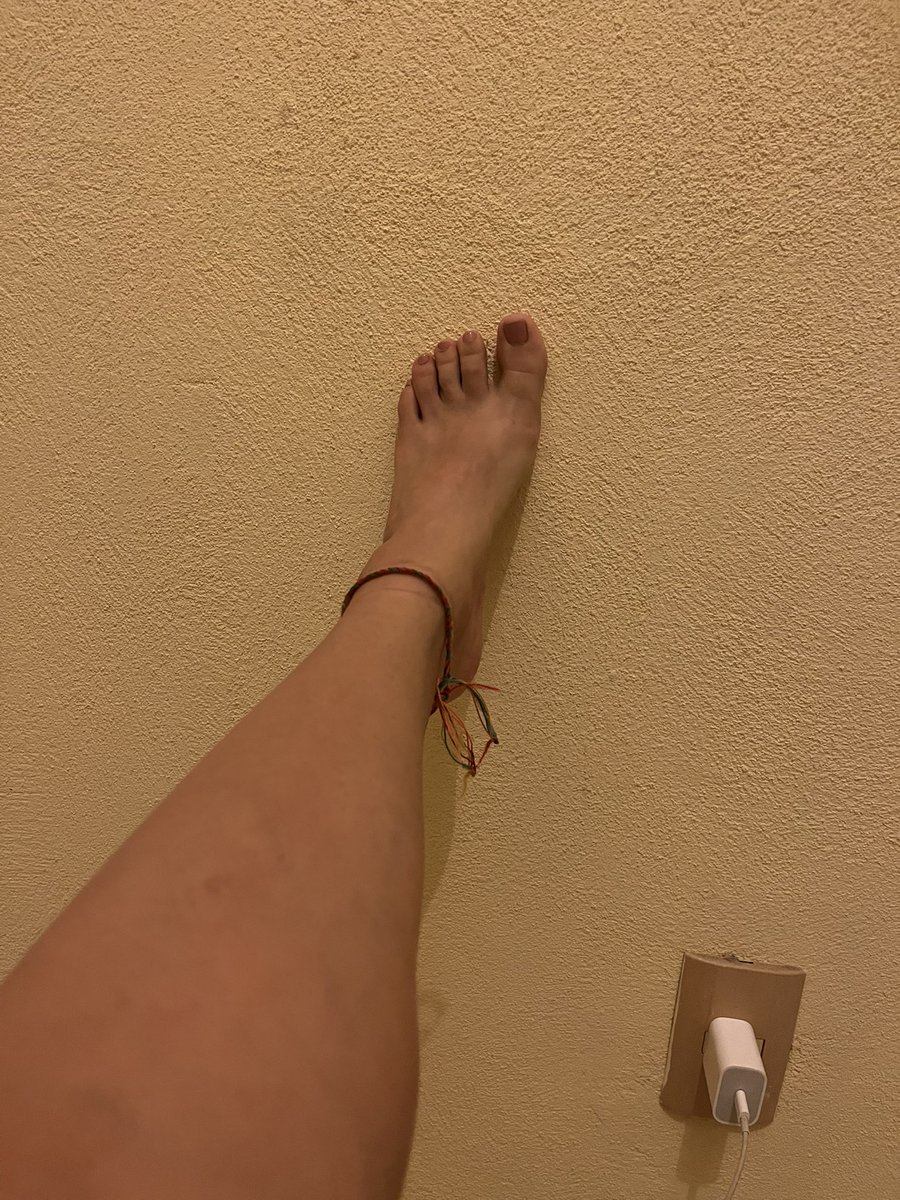 feetmeeft's tweet photo. Hey feet freaks, I was on a well deserved vacay but I’m back! 🦶 https://t.co/AMIKF2rxt7