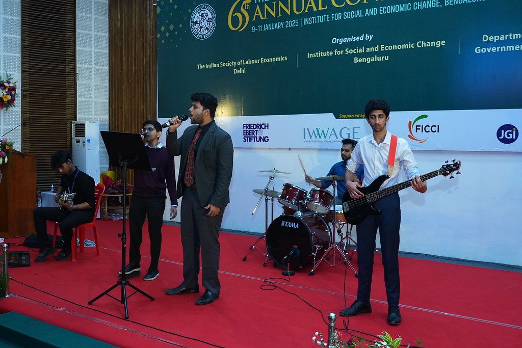 isle_india's tweet image. Cultural Show 
Day 1 ended with a spectacular performance by PRAVAH from Christ University, blending India's heritage with contemporary dance. 

#CulturalShow #PRAVAH #CelebratingHeritage