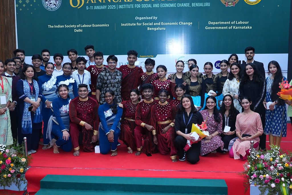 isle_india's tweet image. Cultural Show 
Day 1 ended with a spectacular performance by PRAVAH from Christ University, blending India's heritage with contemporary dance. 

#CulturalShow #PRAVAH #CelebratingHeritage