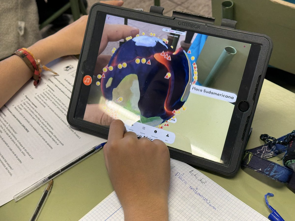 CdeHerodoto's tweet photo. Un repaso a parte del temario de Geografía de #1ESO a través de la realidad aumentada con #MergeCube

Placas tectónicas, ciclo del agua, partes de del planeta y atmósfera, climas, etc…

📲 https://t.co/gEZixXM3Vo

📝 Os dejo la ficha de trabajo que uso en el aula con mi alumnado https://t.co/CQgRW4MEWZ