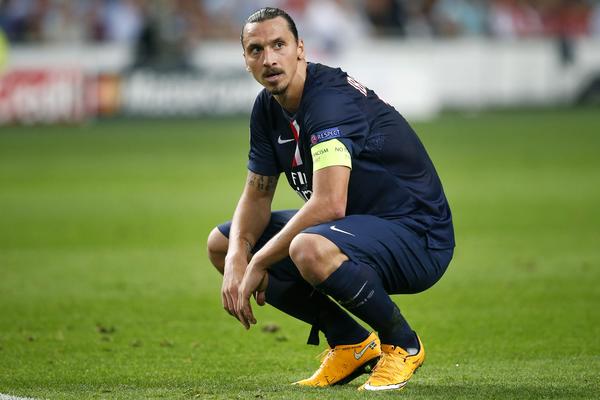 Julien5Muller's tweet photo. Zlatan Ibrahimović fut un joueur majeur de son époque ✔️
Une mégastar qui a dominé... mais qui s'est beaucoup trop souvent ratée dans les grands rendez-vous 🤷‍♂️

Thread sur les échecs à répétition d'Ibra 🔽 https://t.co/S4Ce6JBxft