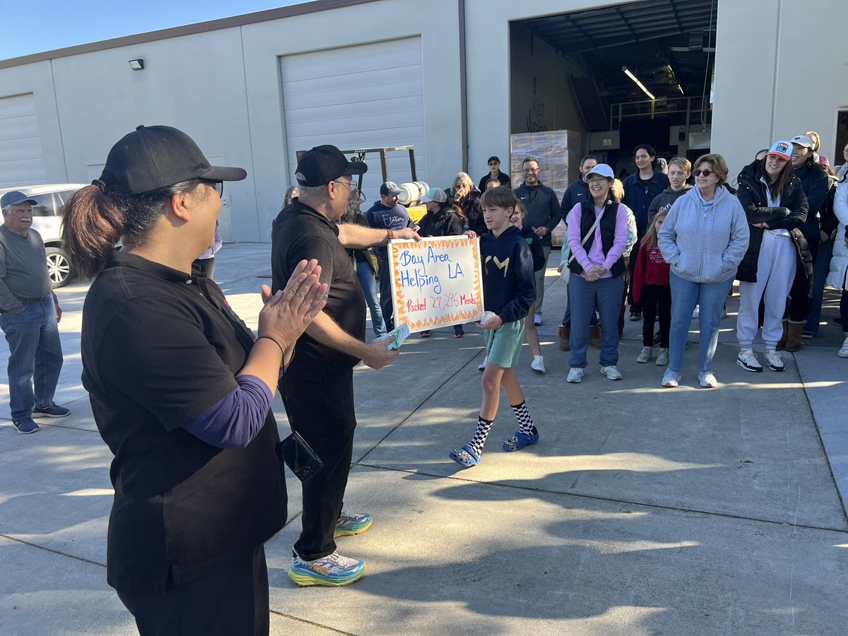 Yesterday I had the honor of helping to send meals to our brothers and sisters on the frontline fighting fires in LA. That’s 27,000 meals locked and load to support those protecting the lives of our extended family in SoCal! <a href="/JonFreier/">Jon Freier</a> <a href="/thayesnet/">Terry Hayes</a>