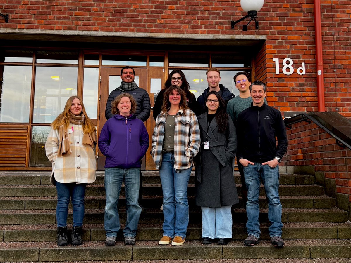 Mario Vallejo-Marin (@nicrodemo) on Twitter photo Our lab at <a href="/PlantEcoEvo_UU/">Plant Dept Uppsala</a> welcomed PhD student Laura Briggs to talk about buzz pollination in blueberries. Our lab at <a href="/PlantEcoEvo_UU/">Plant Dept Uppsala</a> welcomed PhD student Laura Briggs to talk about buzz pollination in blueberries.