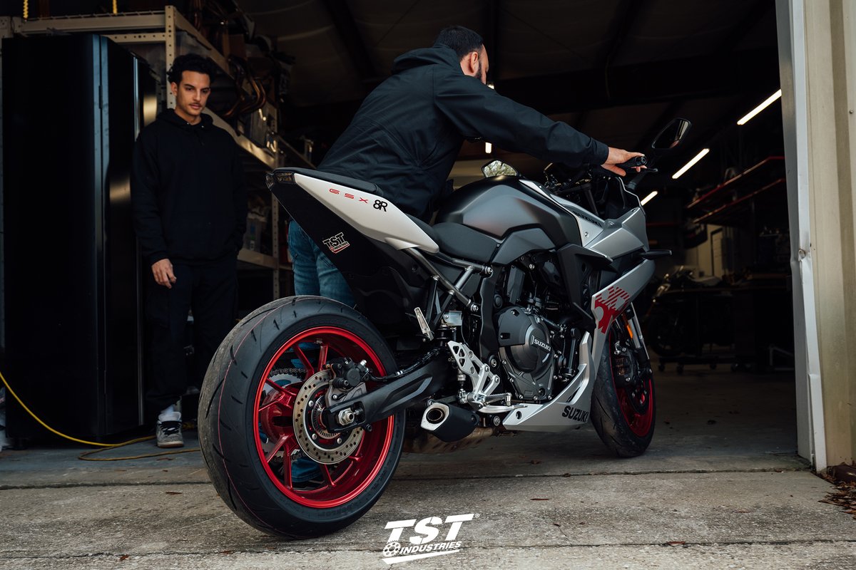 TSTIndustries's tweet photo. If you're cold, they're cold! Does anybody else make sure to have a toasty parking spot available for their two-wheeled buddy, or is it just us?
#tst #tstindustries #coldweather #tstracing #streetbike #racebike https://t.co/T0QdKEVGnt