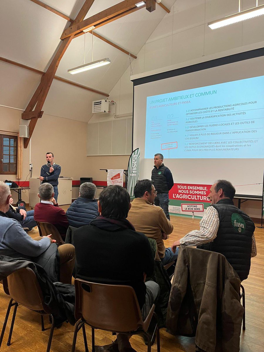 MerySebastien's tweet photo. 🟢🔴 @JALoiret &amp; @fnsea45 en meeting  #ECA  #Loiret à #Sigloy 

Proximité, engagement, échanges : c’est tout notre ADN. Rejoignez-nous lors des prochains rendez-vous !

Ensemble, donnons un avenir à notre #agriculture. Votez pour la liste « Ensemble, nous sommes l’Agriculture ». https://t.co/1vs4G5gaEX