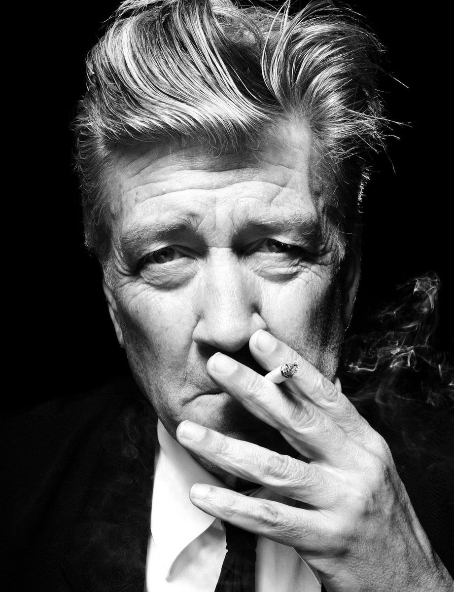 Para mi, personalmente, el día mas triste de la historia del cine, Lynch era mi director favorito, mi introducción al mundo del cine, esto me deja roto, dejaste el mejor legado posible, gracias por todo DEP DAVID LYNCH
