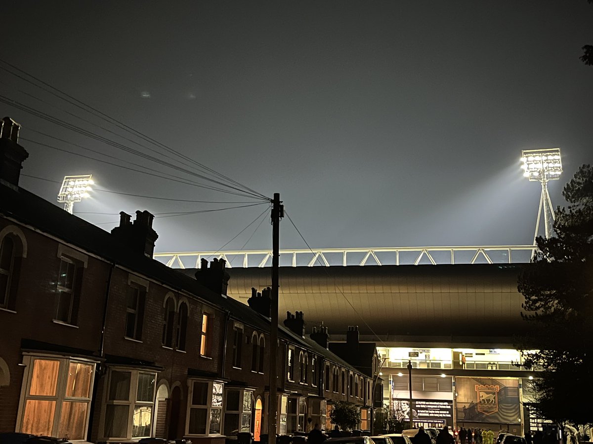 AwayDayJoe_'s tweet photo. Under the lights 💡
Come on @IpswichTown 💙
We’re the Tractor Boys…gonna make some noise ole ole 🔥
#itfc #coyb #epl #PremierLeague #IPSBRI https://t.co/MBzbmBqFrb