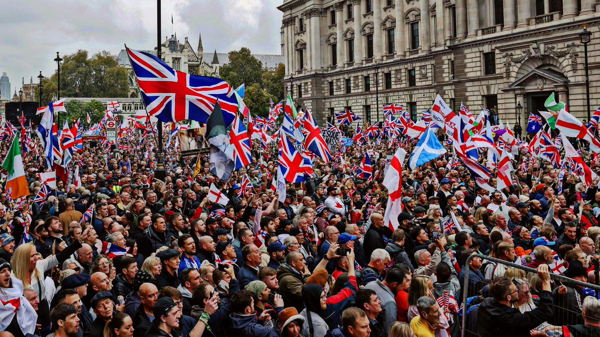 🚨BREAKING: British patriots announce large-scale protest outside Downing St. on February 1st demanding the release of Tommy Robinson.

Starmer must release the political prisoners!