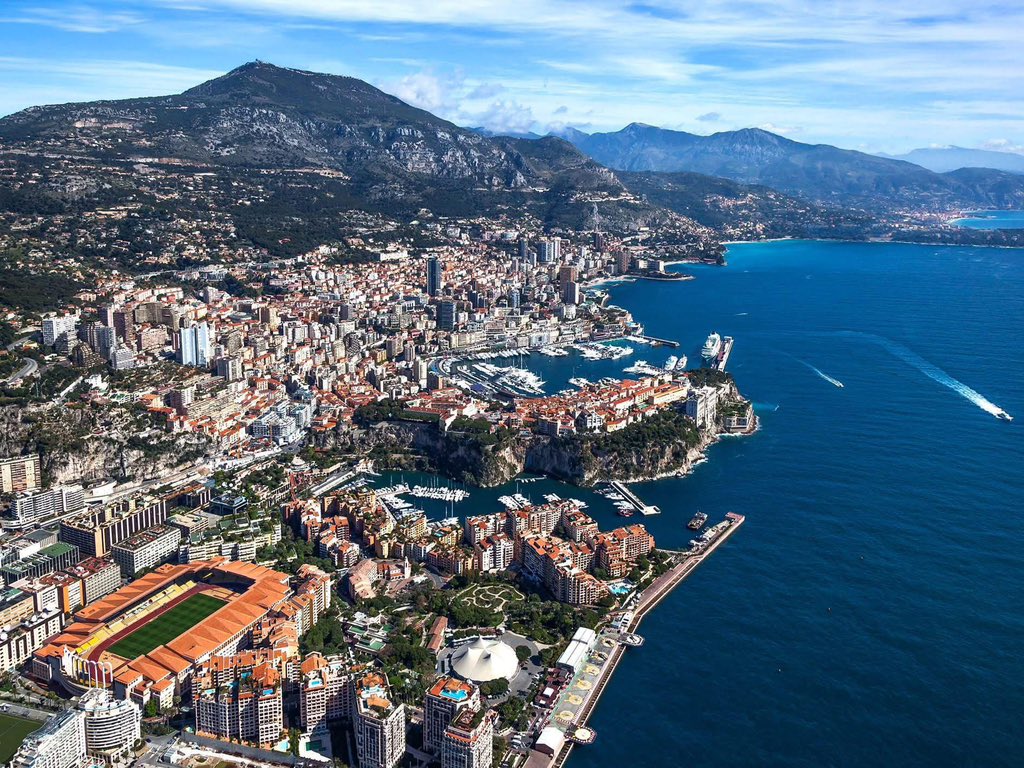 footyawayday's tweet image. Aston Villa’s next Champions league game is in Monaco. What an away trip this one is 🍻☀️ #avfc