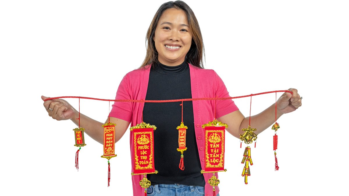 From Vietnam to leading innovation at Volvo Group NA, Mai Pham connects startups with transport solutions at CampX. Her 14-year journey showcases our commitment to fostering diverse talent and driving transformation. #WeAreVolvoGroup