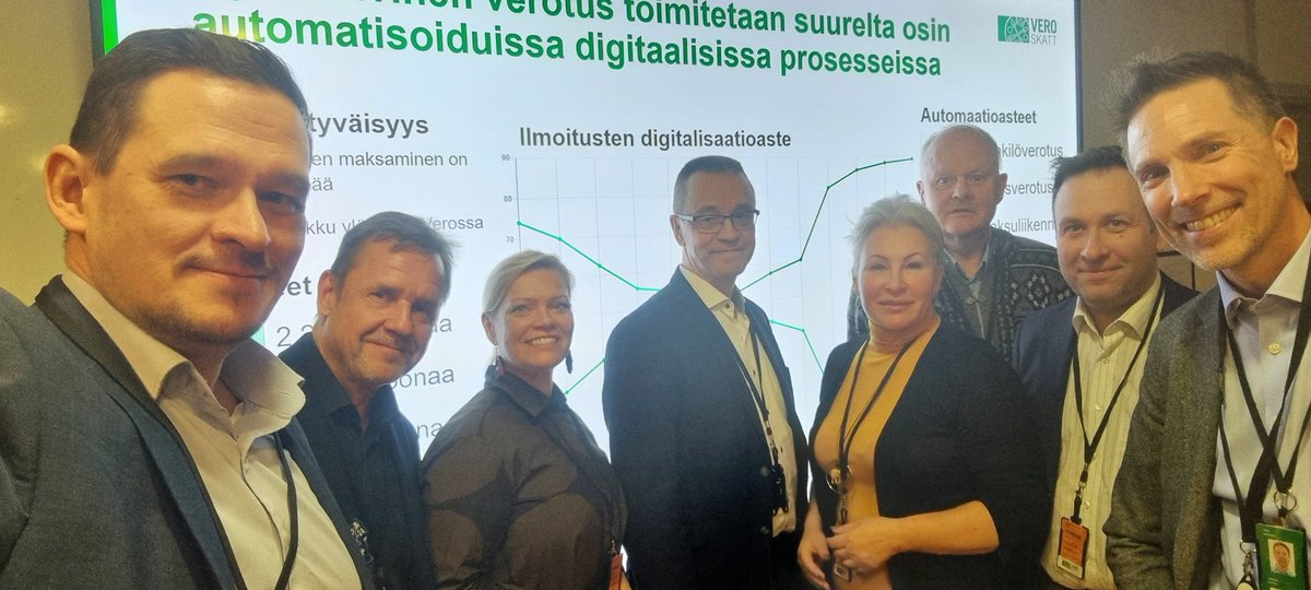 ManuPajuluoma's tweet photo. Yliopistojen IT-johtajien #FUCIO #Leadership #Development ryhmällä Helsingissä tutustumassa verohallinnon digitalisaatioon sekä keskustelemassa johtamisesta.
#Yhteistyö #Yliopistot #Johtaminen #Digitalisaatio #Vero https://t.co/5PguafjeA5
