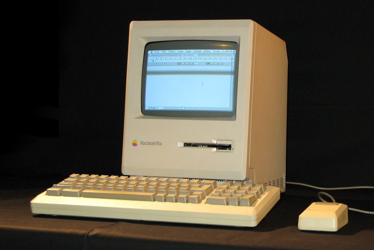 في مثل هذا اليوم من عام 1986، طرحت شركة Apple Computer جهاز Macintosh Plus.