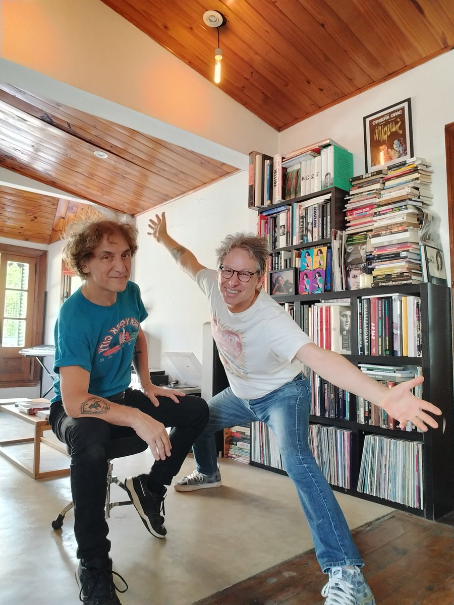 neivansoria's tweet photo. Já é hora de dizer "até breve" a Buenos Aires e aos queridos amigos, Fernando Samalea e Michelle Bliman, que me ajudaram a versionar cerca de 10 canções! 
Volto, agora, a Montevideo para seguir com as "conspirações" e planejar os shows uruguaios! https://t.co/RCSNKNTQ4m