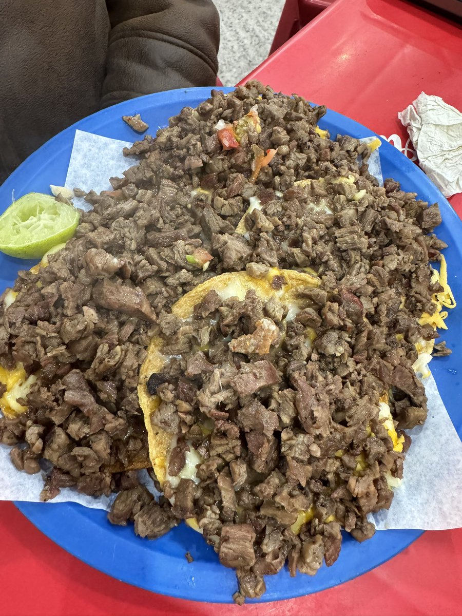 Betiko84_'s tweet photo. Asi se sirven los Tacos 
Hechale carne primo ‼️ #foodlovers  #tacos  #McAllen https://t.co/CY9NnXogXZ