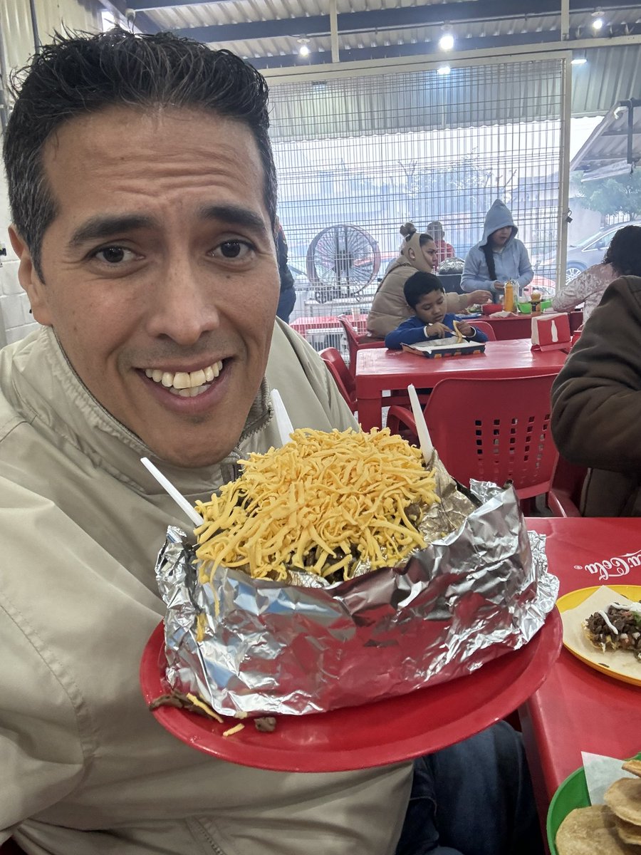 Betiko84_'s tweet photo. Asi se sirven los Tacos 
Hechale carne primo ‼️ #foodlovers  #tacos  #McAllen https://t.co/CY9NnXogXZ
