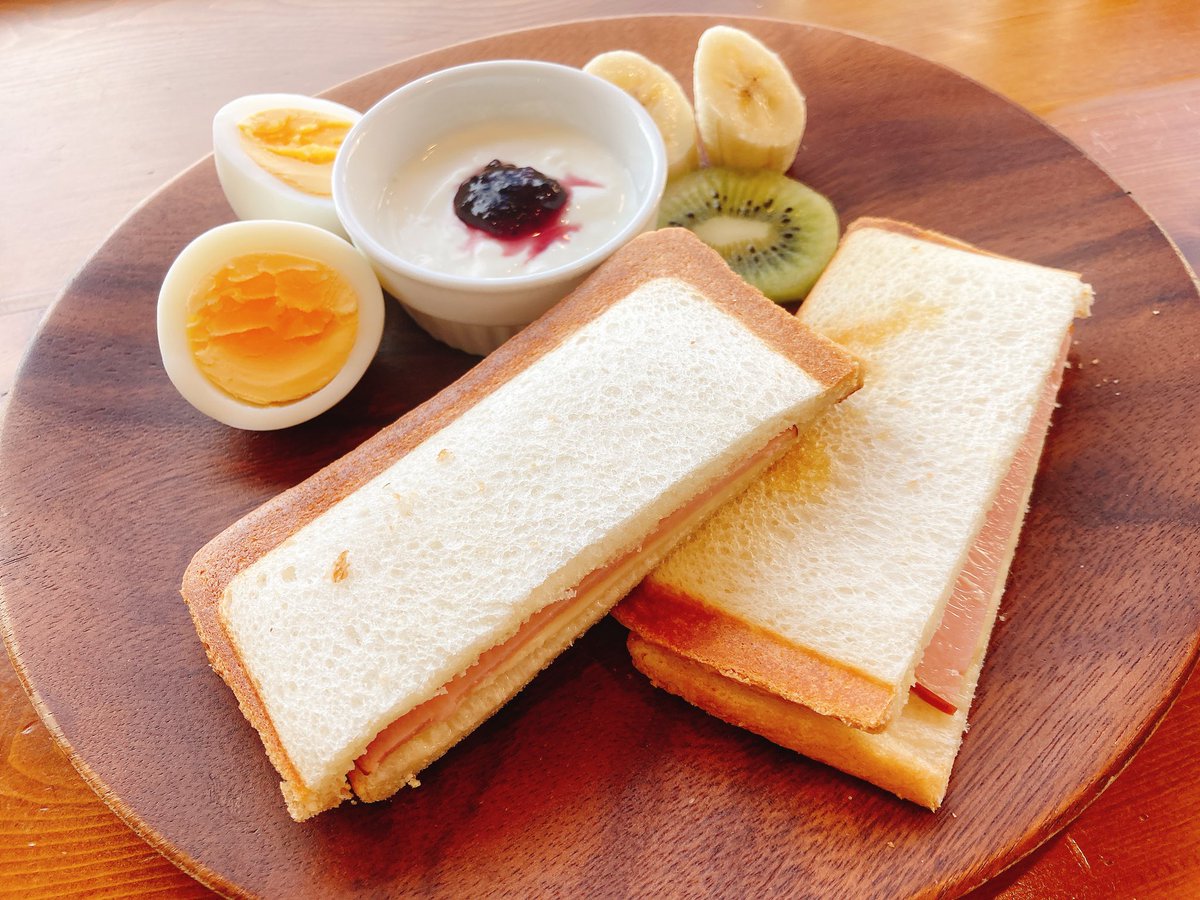 wahaha358's tweet photo. 娘っちの学校の近くにあるオサレなカフェモーニング。

氏神様にも参拝して、爽やかな一日でしたとさ🌟 https://t.co/yxMfiFrE0y