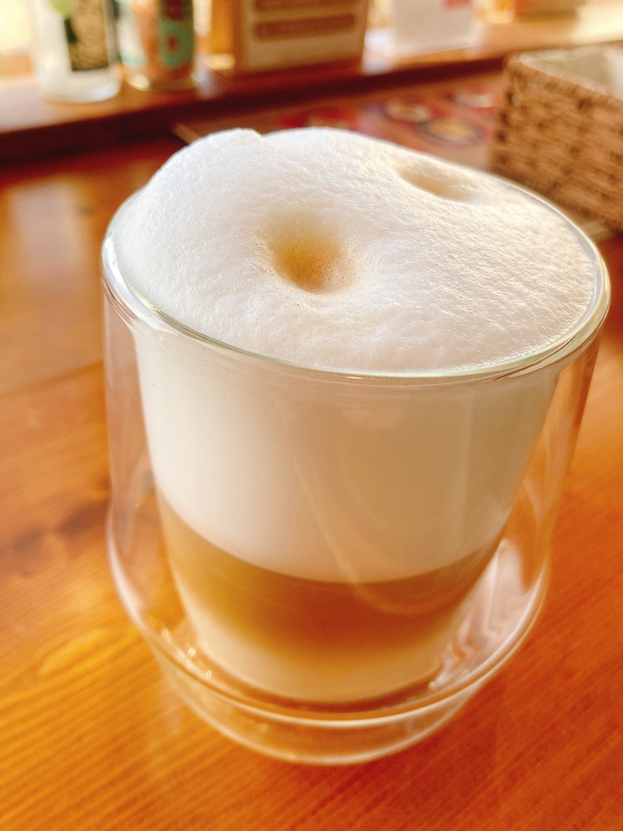 wahaha358's tweet photo. 娘っちの学校の近くにあるオサレなカフェモーニング。

氏神様にも参拝して、爽やかな一日でしたとさ🌟 https://t.co/yxMfiFrE0y