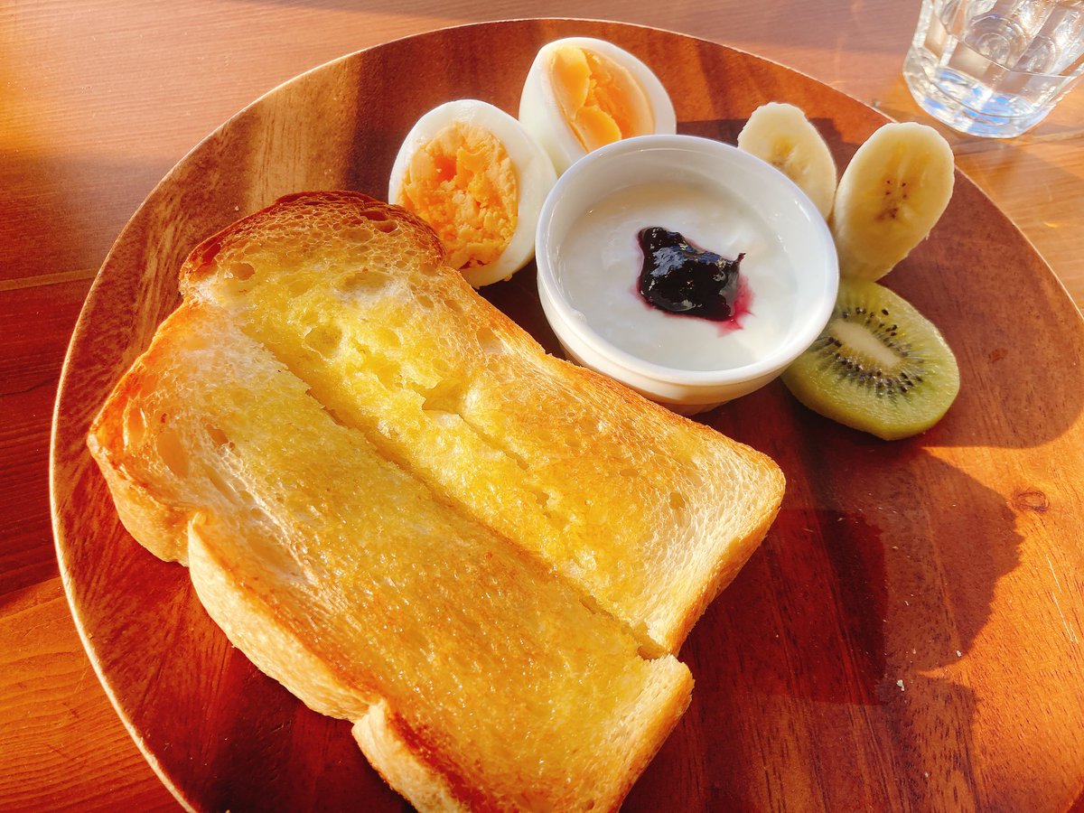 wahaha358's tweet photo. 娘っちの学校の近くにあるオサレなカフェモーニング。

氏神様にも参拝して、爽やかな一日でしたとさ🌟 https://t.co/yxMfiFrE0y