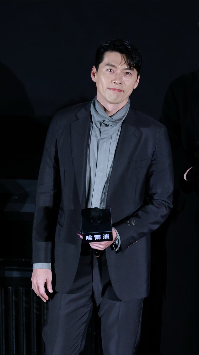 wanting821015's tweet photo. 현빈오빠~~~

#玄彬 #현빈  #ヒョンビン #HYUNBIN  #하얼빈 https://t.co/FS1XXQrZnv