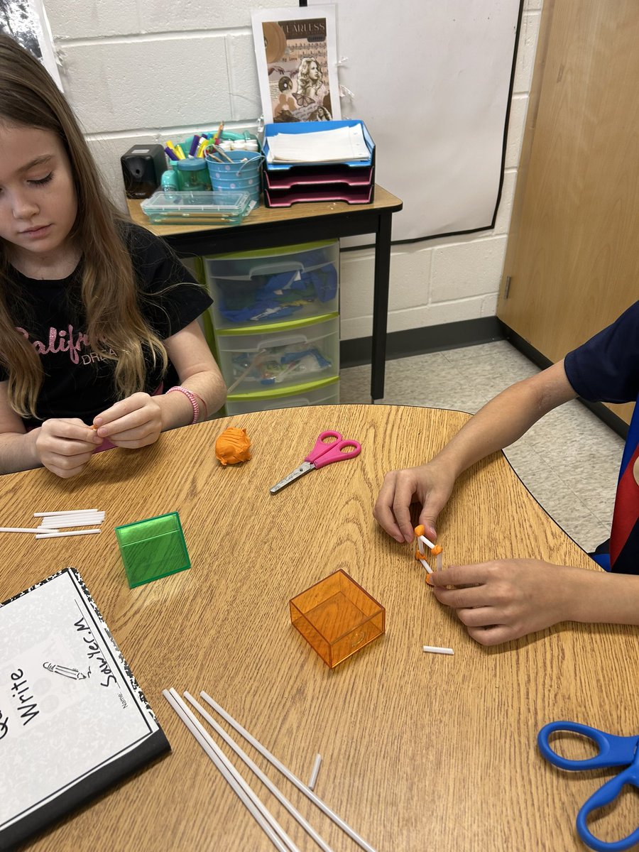 Mrs Schade tweet media