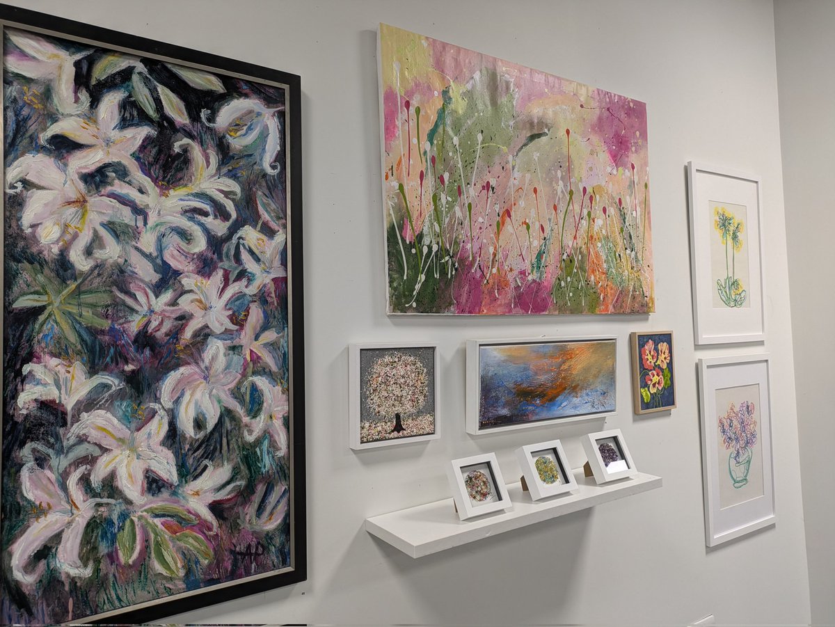 Giving you a cheerful start to the year, 'Light in the Dark' is a varied collection of affordable artwork available now at Putney Exchange.
Open Tuesday - Saturday until 30th January, I'm ready &amp; waiting to welcome you ✨
📍 Upstairs at Putney Exchange
🌐 BobCatGallery.co.uk