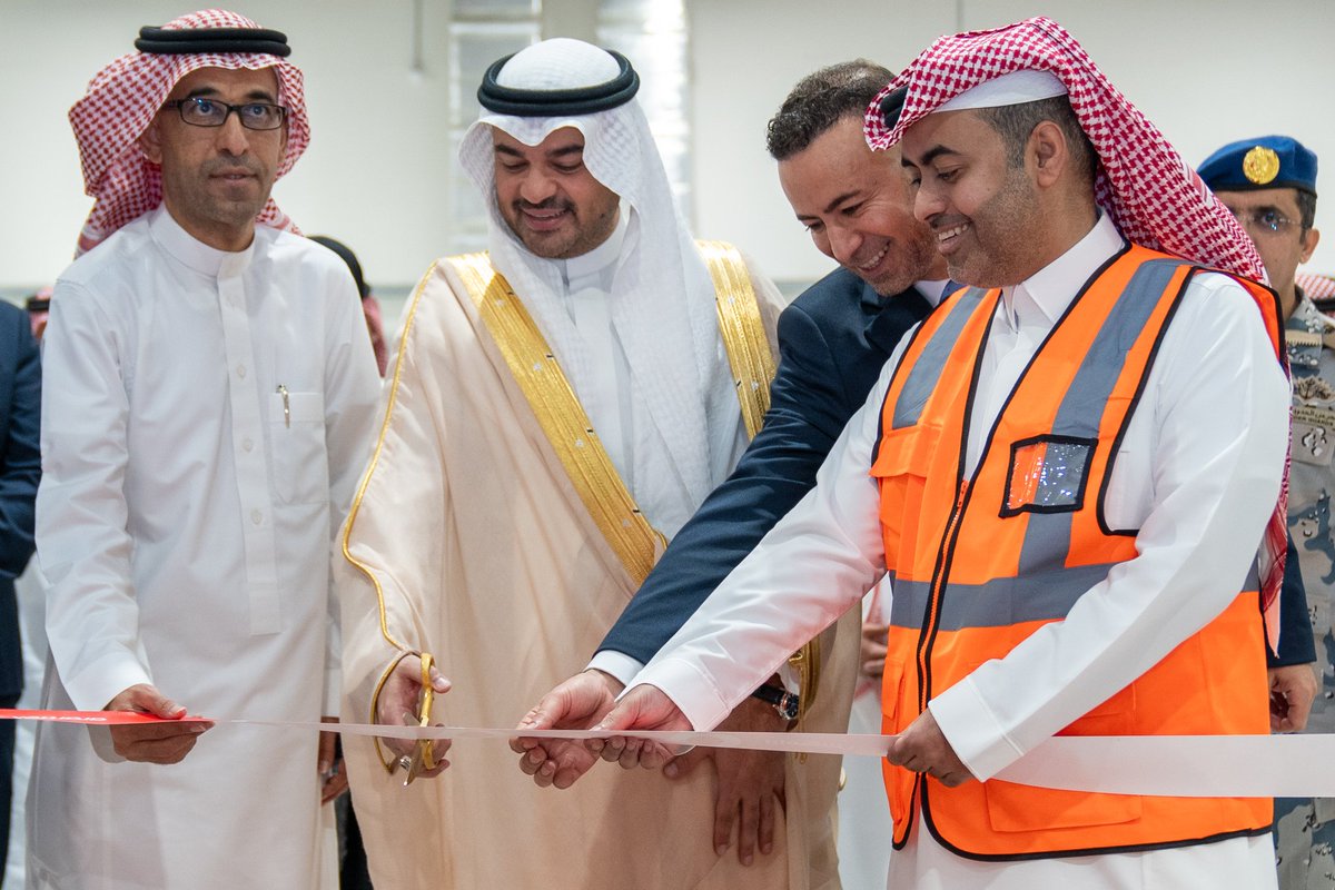 Aramex_KSA's tweet photo. برعاية من سعادة وكيل وزارة الخدمات اللوجستية أ.ريان البكري، تم تدشين نظام الأتمتة الروبوتية لفرز الشحنات في منشأة #أرامكس_السعودية بميناء جده الإسلامي كما اطلع سعادته على خطط أرامكس المستقبلية في مشاريع الإستدامة ومنتجات #أرامكس المبتكرة. https://t.co/NEZ6L9Tjzj