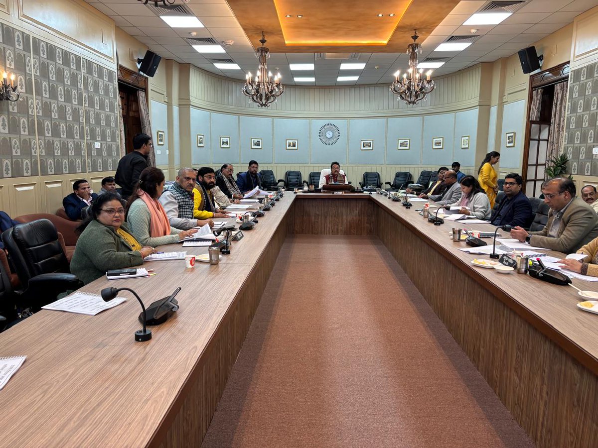 sanjayshrmabjp's tweet photo. आज लखनऊ#विधानसभा सचिवालय में "याचिका समिति" की  पर्यटन विभाग की बैठक की अध्यक्षता की।।
व पर्यटन विभाग संबंधित याचिकाओं पर चर्चा कर उनके निराकरण हेतु समिति द्वारा संबंधित अधिकारियों को आवश्यक दिशा निर्देश दिए।। https://t.co/8Xgkb3MYTe