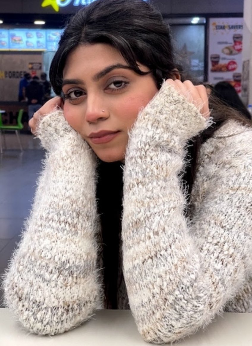 Who is Pakistani Social Media Influencer Sana Amjad | iiQ8 News