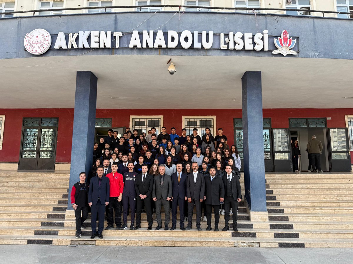 Gençlerimiz nerede biz oradayız.