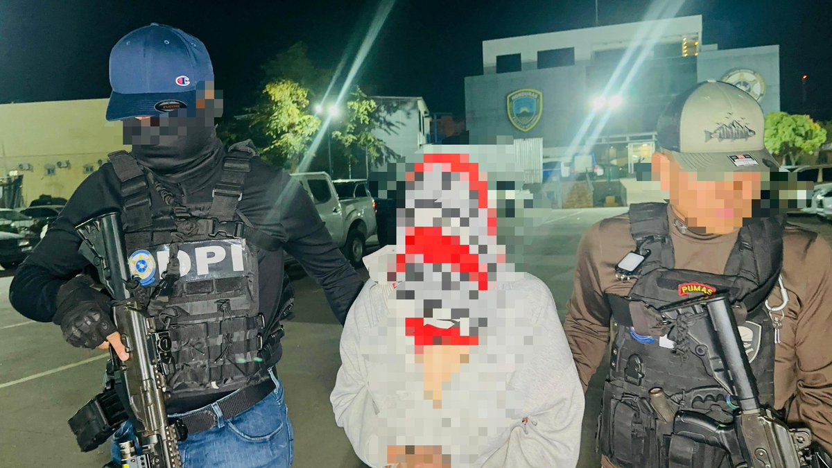 dpi_honduras's tweet photo. #DeImpacto🚨🚔
DPI aprehende alias “Pepito” tras haber ingresado a una vivienda donde sustrajo varias prendas de vestir y un vehículo en Comayagüela
- El operativo se registró en la colonia Ulloa de Tegucigalpa, M.D.C
https://t.co/b8KNp8iyiJ https://t.co/hgigdwMwPb
