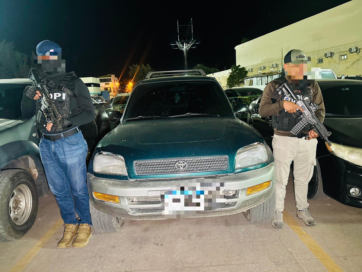 dpi_honduras's tweet photo. #DeImpacto🚨🚔
DPI aprehende alias “Pepito” tras haber ingresado a una vivienda donde sustrajo varias prendas de vestir y un vehículo en Comayagüela
- El operativo se registró en la colonia Ulloa de Tegucigalpa, M.D.C
https://t.co/b8KNp8iyiJ https://t.co/hgigdwMwPb