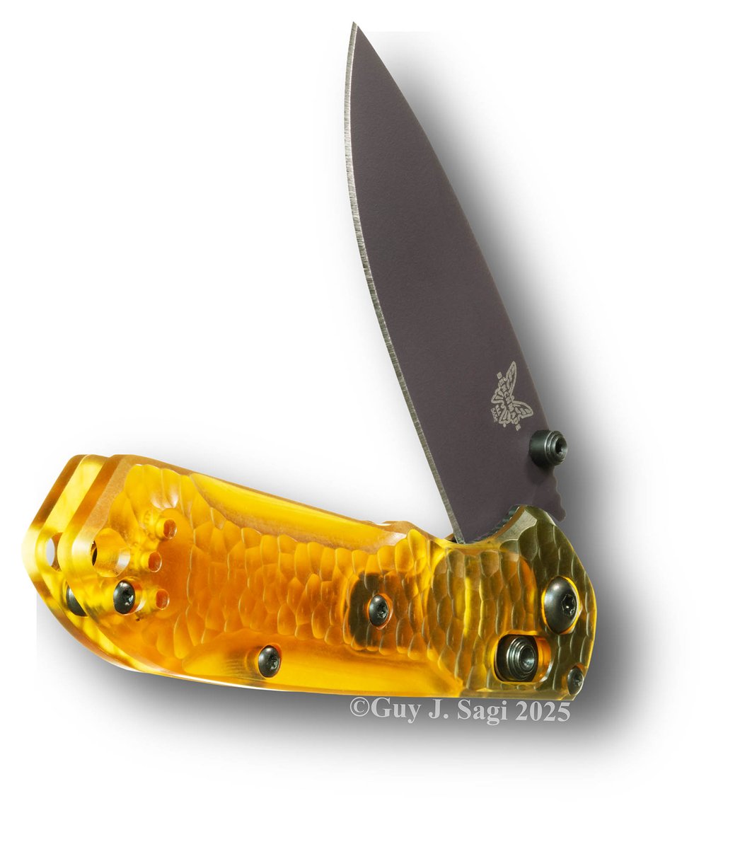 FearAndLoading's tweet image. If you&apos;re going to @nssfshotshow @BenchmadeKnives has some awesome new stuff this year. #FearAndLoading #edc #SelfDefense