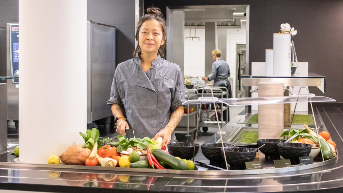 Aramark's tweet image. Veganuary is here! 🌱

This month, Aramark Deutschland is excited to share 16 vibrant vegan recipes developed by their talented culinary team. #AramarkBeWellDoWell