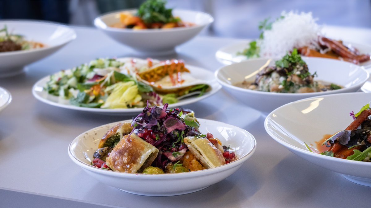 Aramark's tweet image. Veganuary is here! 🌱

This month, Aramark Deutschland is excited to share 16 vibrant vegan recipes developed by their talented culinary team. #AramarkBeWellDoWell