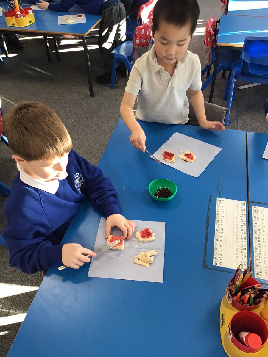 HilderthorpeSch's tweet photo. 1KM have had a fantastic afternoon making a Jam sandwich π₯ͺ #hildPSHE https://t.co/dFsh1BIc3r