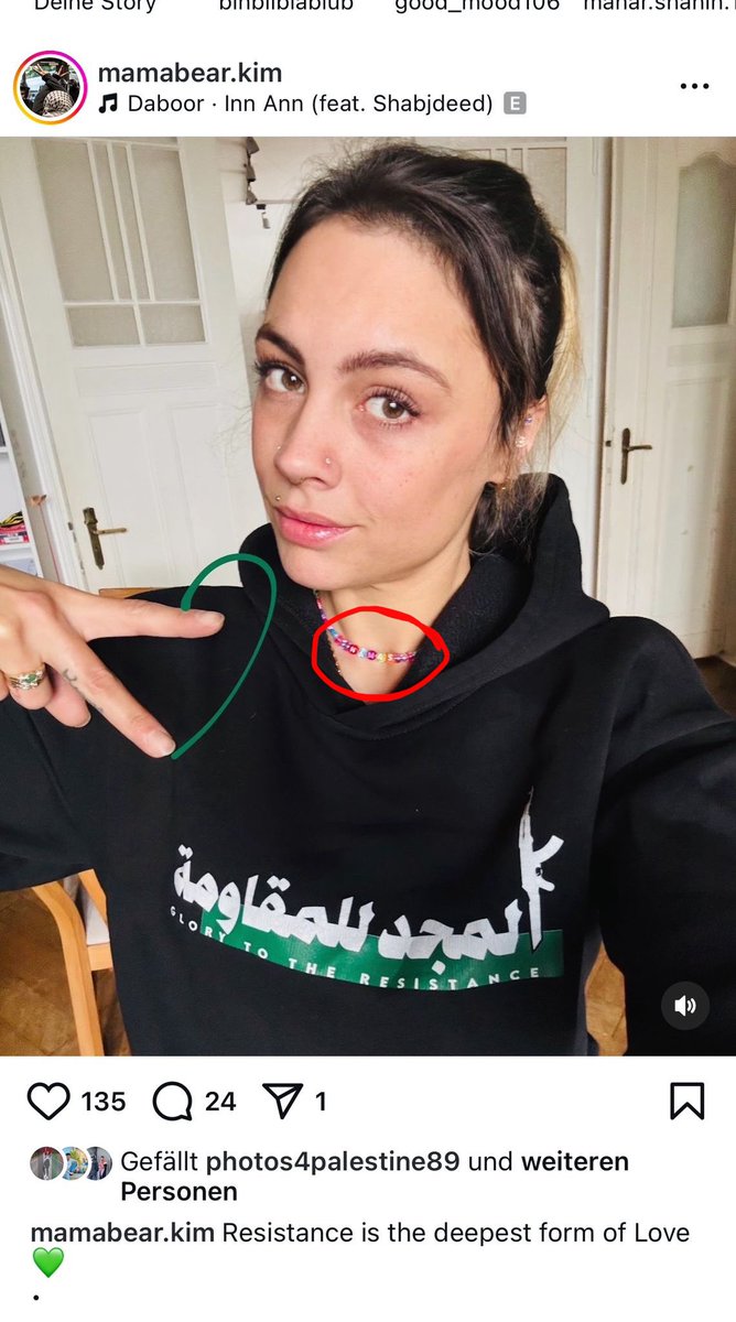 RakMakkabi's tweet photo. Es ist alarmierend, wenn eine Krankenschwester mit Hamas Terroristen Sympathie und deren Symbole nutzt. Solidarität ist wichtig, aber Sympathie für Terroristen ist strafbar. Wie sicher sind jüdische Patienten in so einem Krankenhaus?
#B1601 #B1701 @polizeiberlin @bka @BfV_Bund https://t.co/gGnh461Yxw