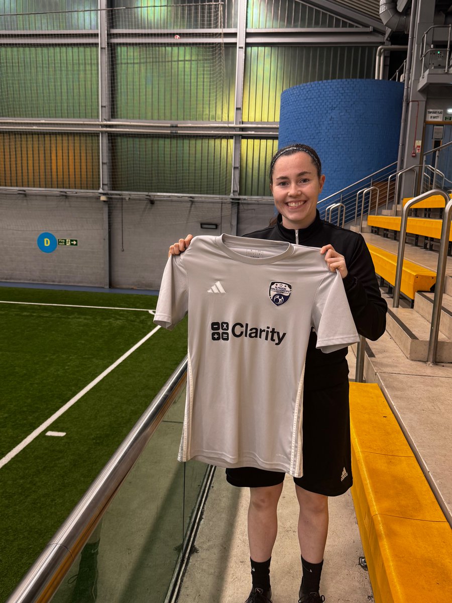 GlasgowGWFC's tweet photo. We are pleased to announce the signing of @RobynO_Neill from Falkirk Women.

Robyn impressed in training before Christmas and recently made her debut in Sunday's 3-1 win.

We would like to thank @FalkirkWomen_ for their professionalism throughout. 

Welcome to Glasgow Women, Robyn ⚽️✒️