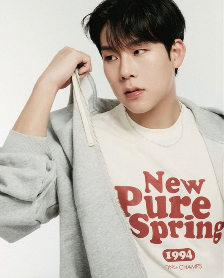 Jooheon is back home 💛 tweet media