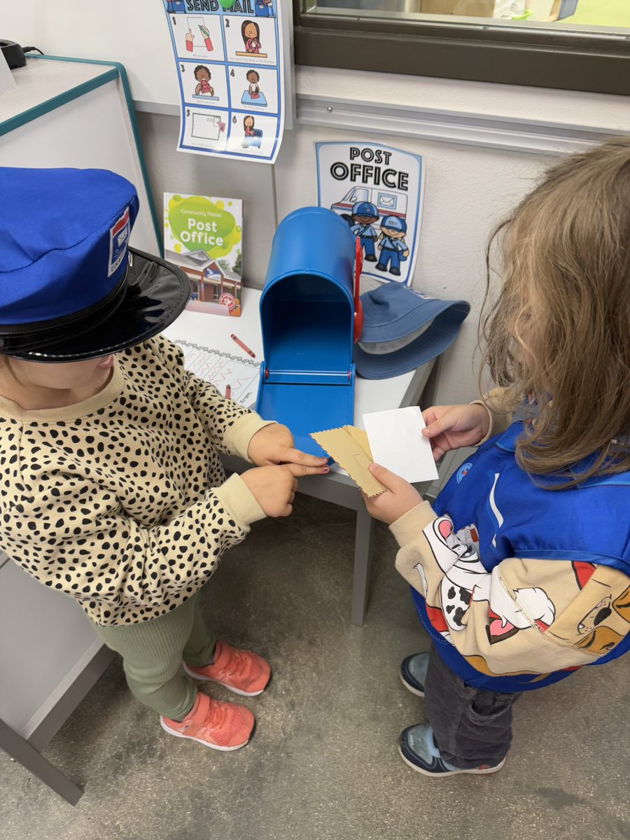 CCES prekindergarten learning through play.
#todayincomal #growinggreatness #togetherwecultivate