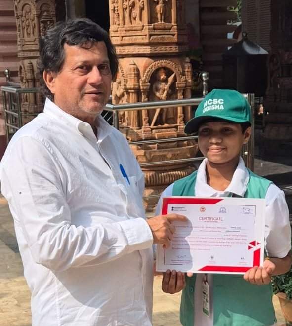 achyuta_samanta's tweet photo. I am proud of my lovable KISSian, Dimpal Gond, a Class VII student from Nabarangpur, for creating a wonderful project, Protection of Temple’s Environments. Her work was highly appreciated at the National Children’s Science Congress in Bhopal. https://t.co/kLb5nP2Dlh