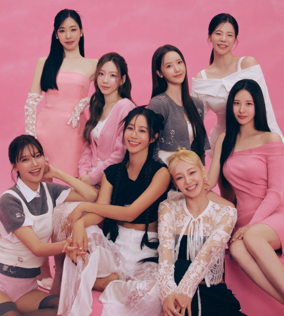 AboutMusicYT's tweet photo. Girls Generation in newly shared group photos. https://t.co/r1hSrRDQqZ