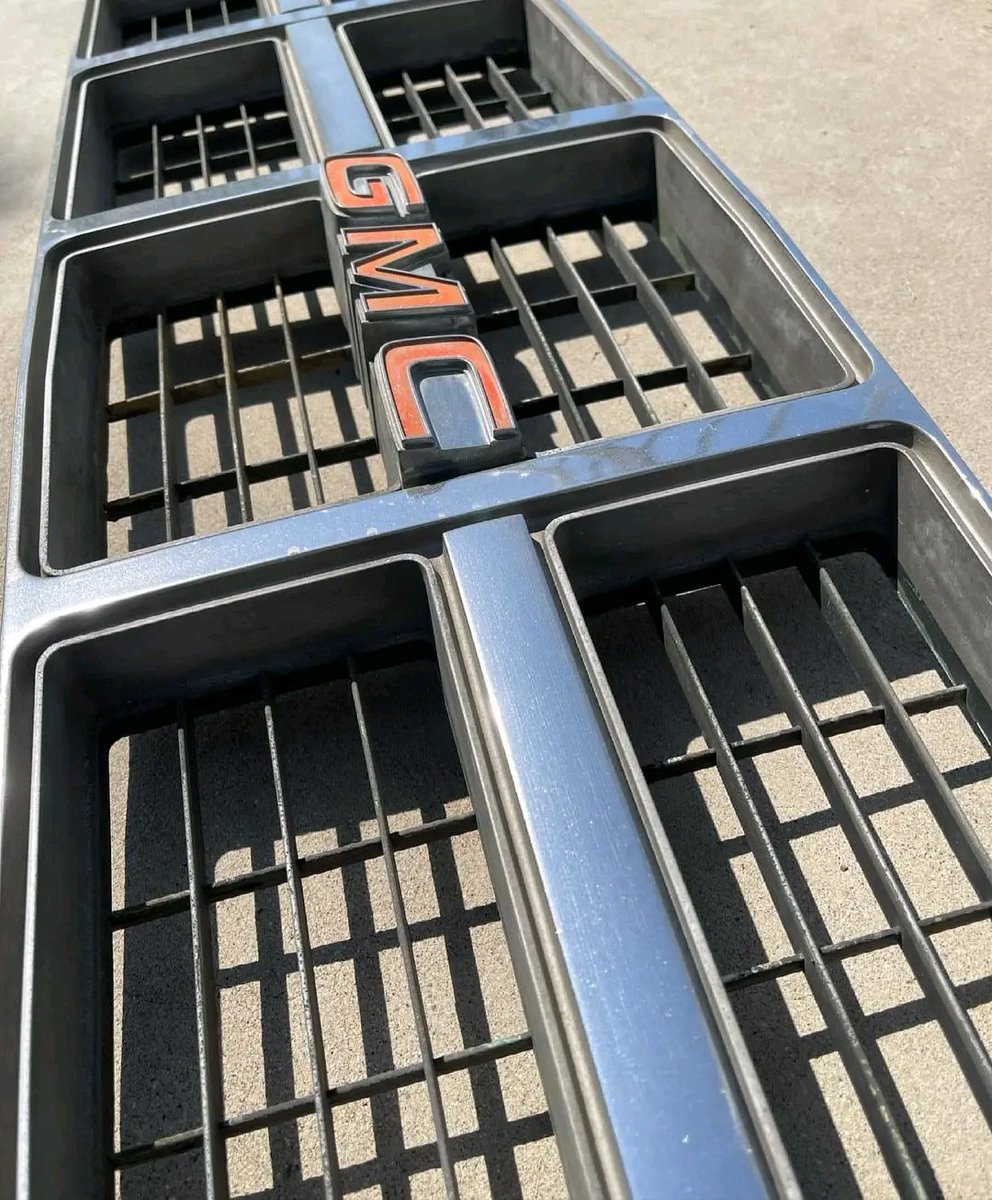 MarcuC92730's tweet photo. 1981-82 GMC Grille. Really clean original Gmc piece. Showing the normal signs of wear from age. Chrome finish is great. Structurally in great shape.All other upper and lower mounting points intact. This is a great piece for any daily or custom build. 
Asking $250 free delivery 🚚 https://t.co/USgu62JLqm