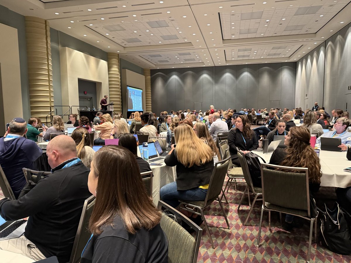 #fetc ⁦<a href="/ericcurts/">Eric Curts</a>⁩ AI toolbox session is full!  He is amazing to always share with educators!! bit.ly/curts-aitools