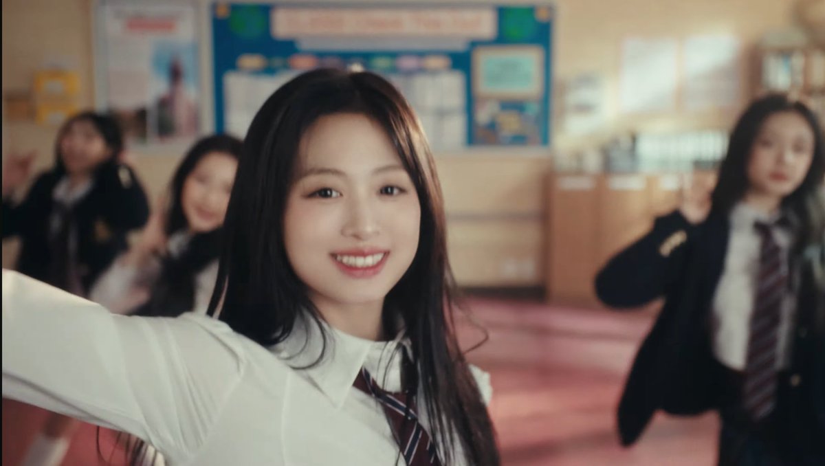 Ahyeon’s smile is everything ✨️

REALLY LIKE YOU MV OUT
#ReallyLikeYouBABYMONSTER
#AHYEON #BABYMONSTER