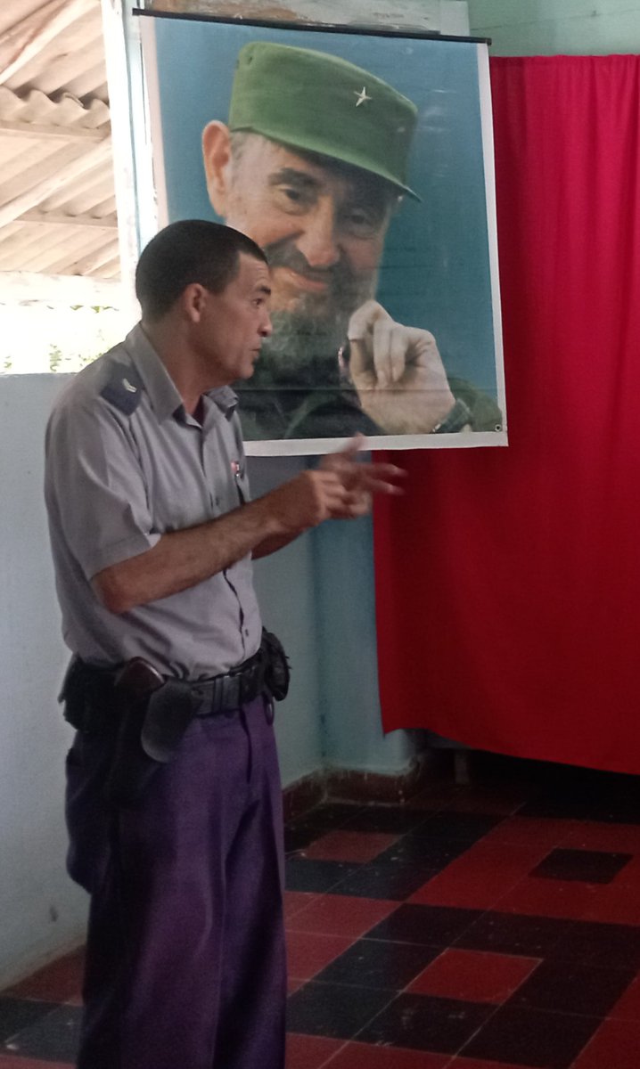 Comunicado43424's tweet photo. #Cuba 🇨🇺✊ Acontece la reunión del Consejo Popular Celia Sánchez Manduley con la presencia de la Secretaria  de la #AsambleaPoderPopular municipal. 

#GobiernoManzanillo
#ManzanilloAvanza
#GranmaVencerá
#GenteQueSuma
#Cuba 🇨🇺  
#PoderDelPueblo
#JuntosPodemos 
#LaPremisaEsHacer https://t.co/8xTLzq4EOx