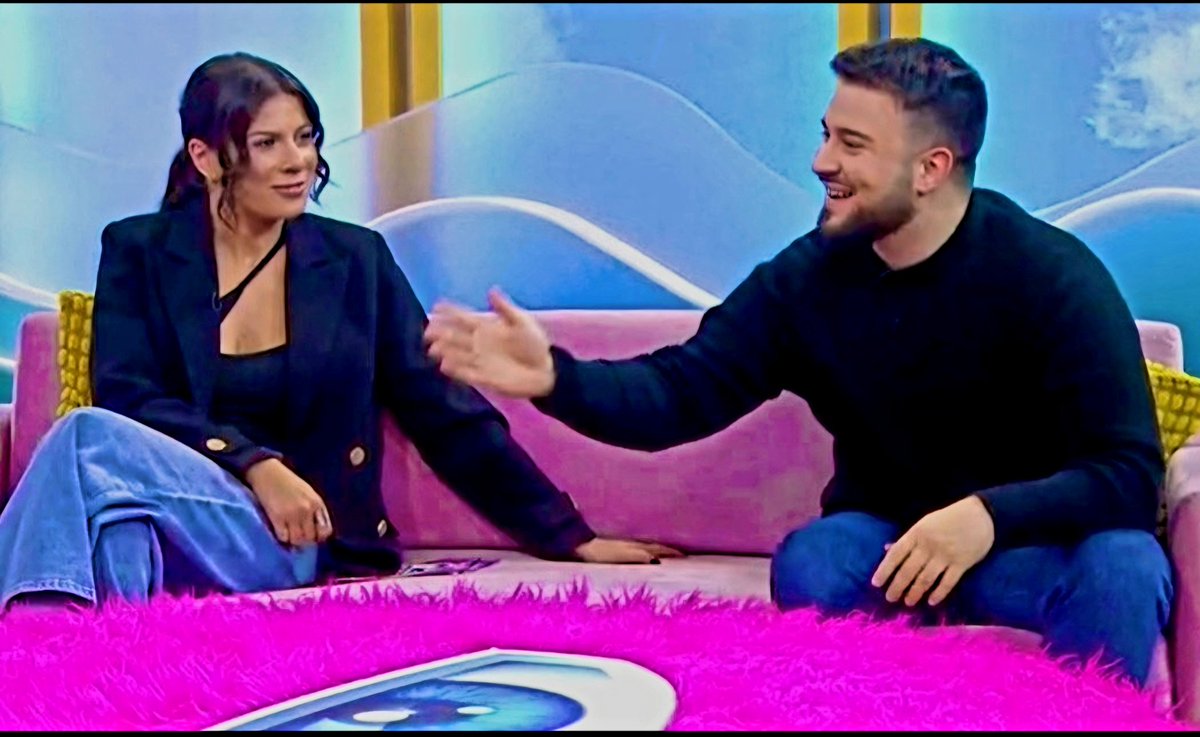 Eles entregam tudo 💥
Aceitem que esta dupla mexe com todos... 
Passe o que passe... 
Inegável🙃 
Vibes  cadeira quente #bb23 e que pica que eles dão um ao outro😅
PS : Nota se o frete que o Francisco está a fazer este trabalho com a sua colega 🤭 
#ssdftvi 
#sstvi 
#marcianos