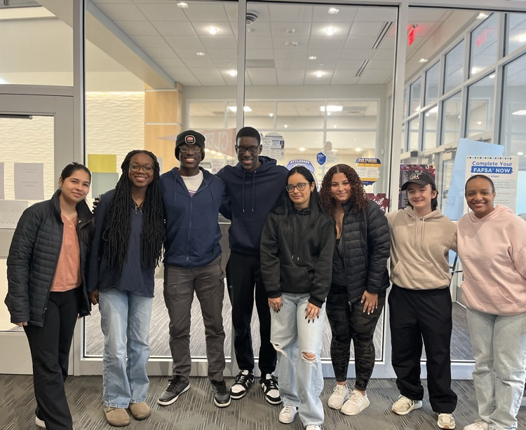 Our AHS Alumni Series concluded today with a visit from Sean Kaswale, who attends the College of the Holy Cross. He echoed the sentiments of other recent alumni sharing how much their AHS education prepared them for a successful transition to college.
#ThisIsAttleboro