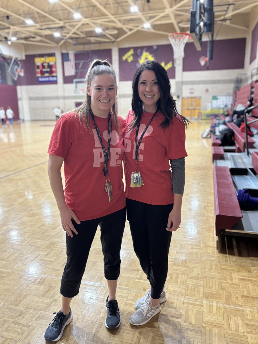 LeahWPE's tweet photo. Building a culture! Pacer Thursdays before school! All achieving personal bests and meeting set goals! Staff joined too! @SimleMiddle @BismarckSchools @GopherSport @NDSHAPE @DrJoeDeutsch #learnbps @MrLamberth https://t.co/aa2nz4yLzk